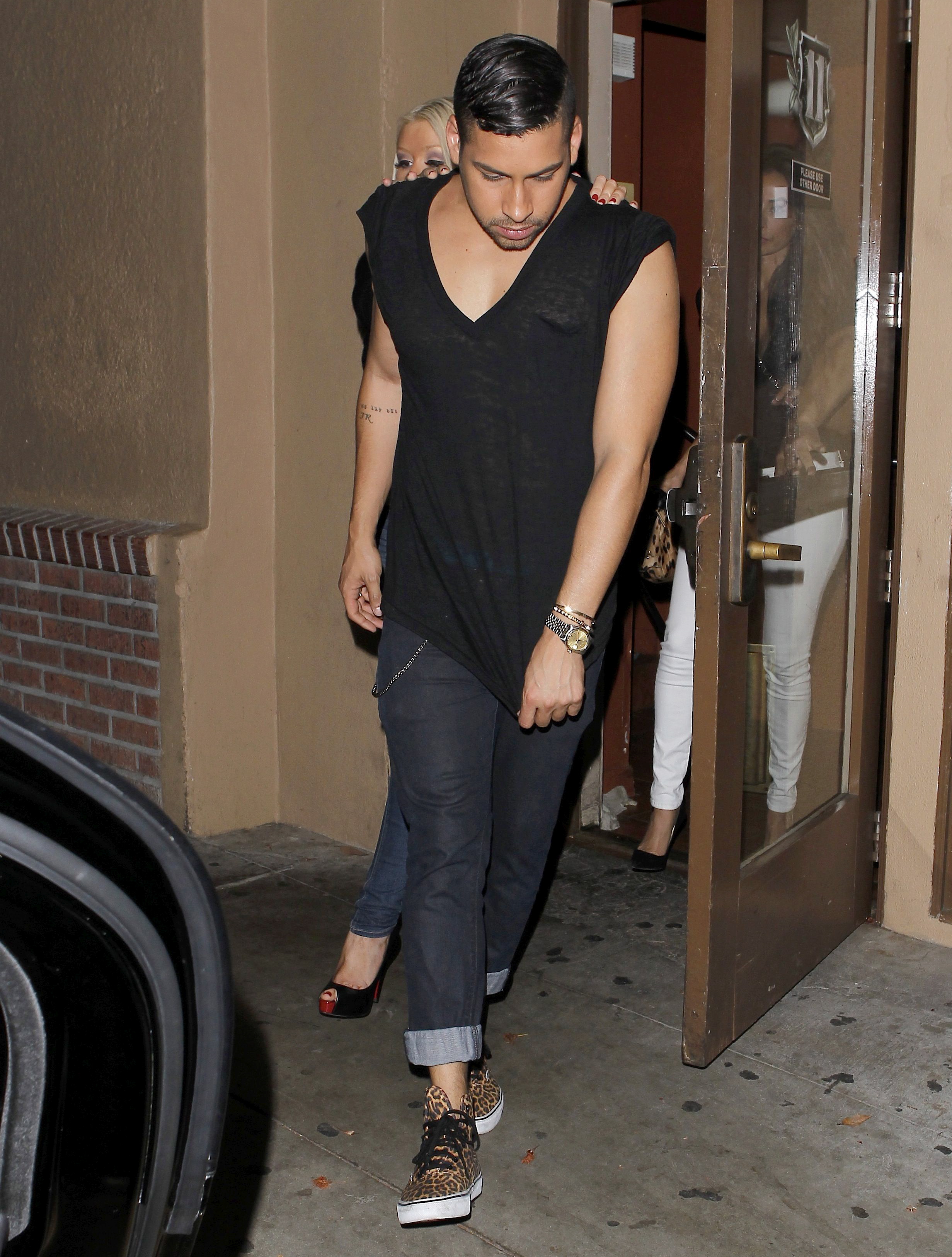 02205010.jpg 02205010.jpg