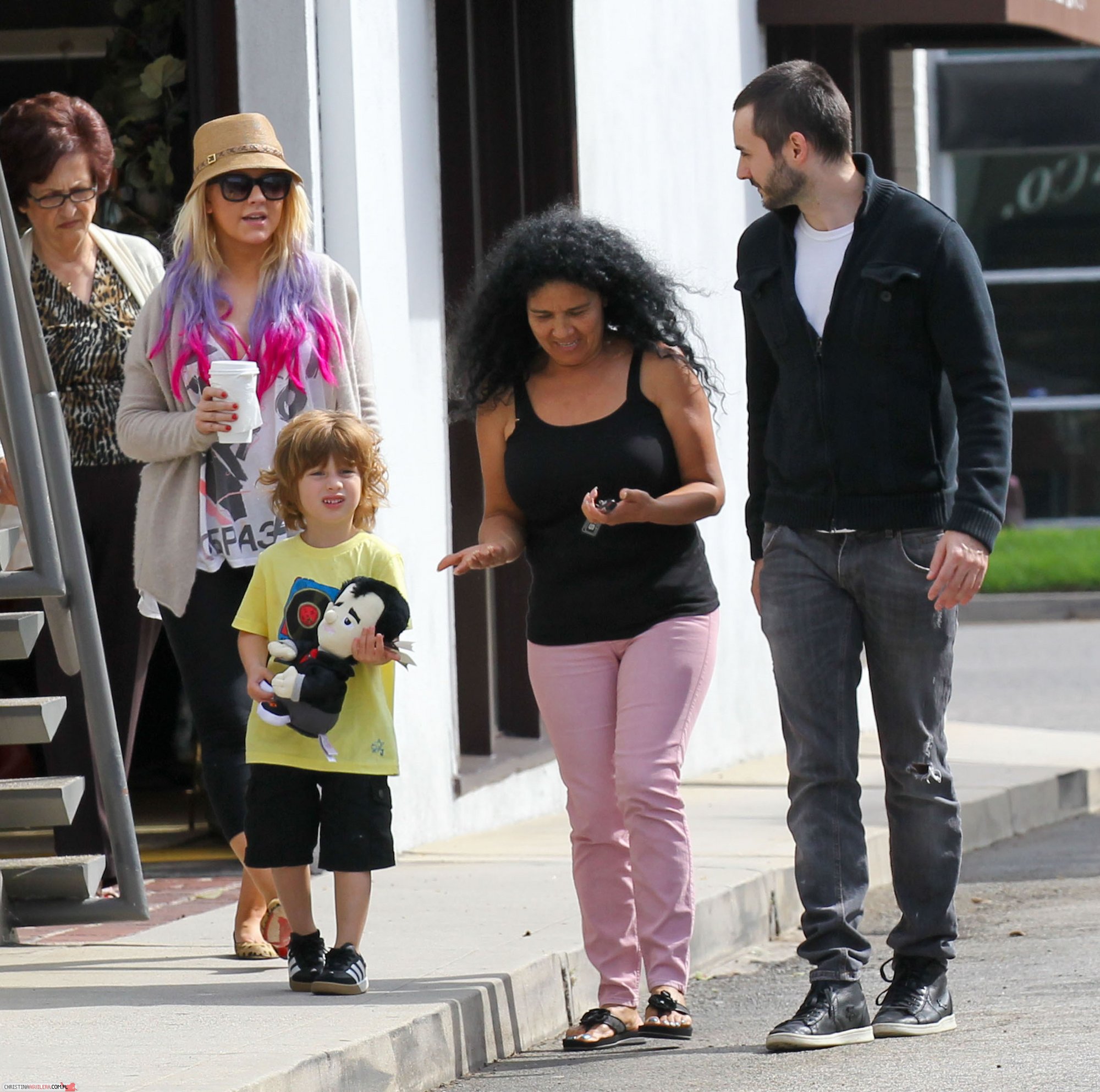 052039.jpg 052039.jpg