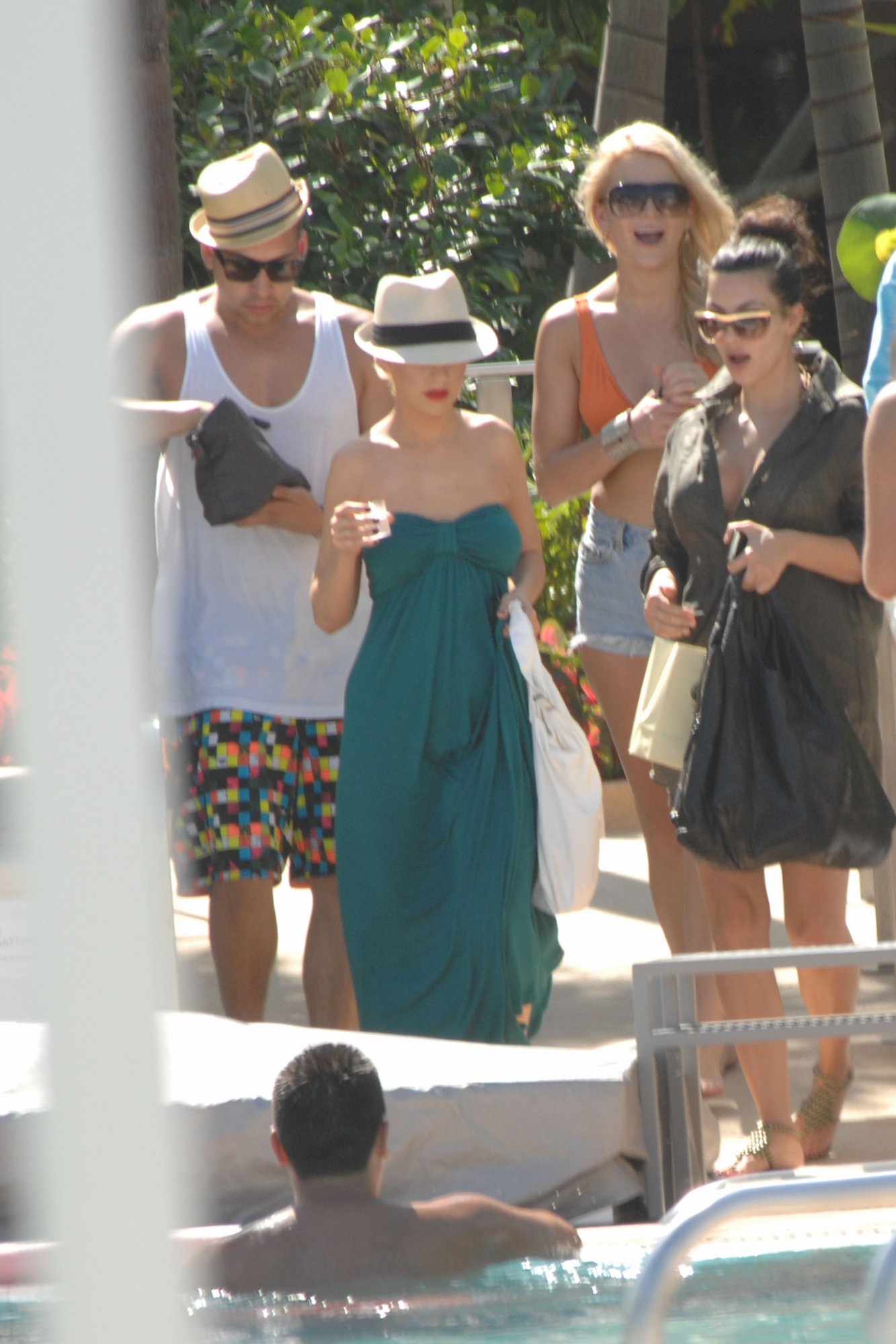 2156073.jpg 2156073.jpg