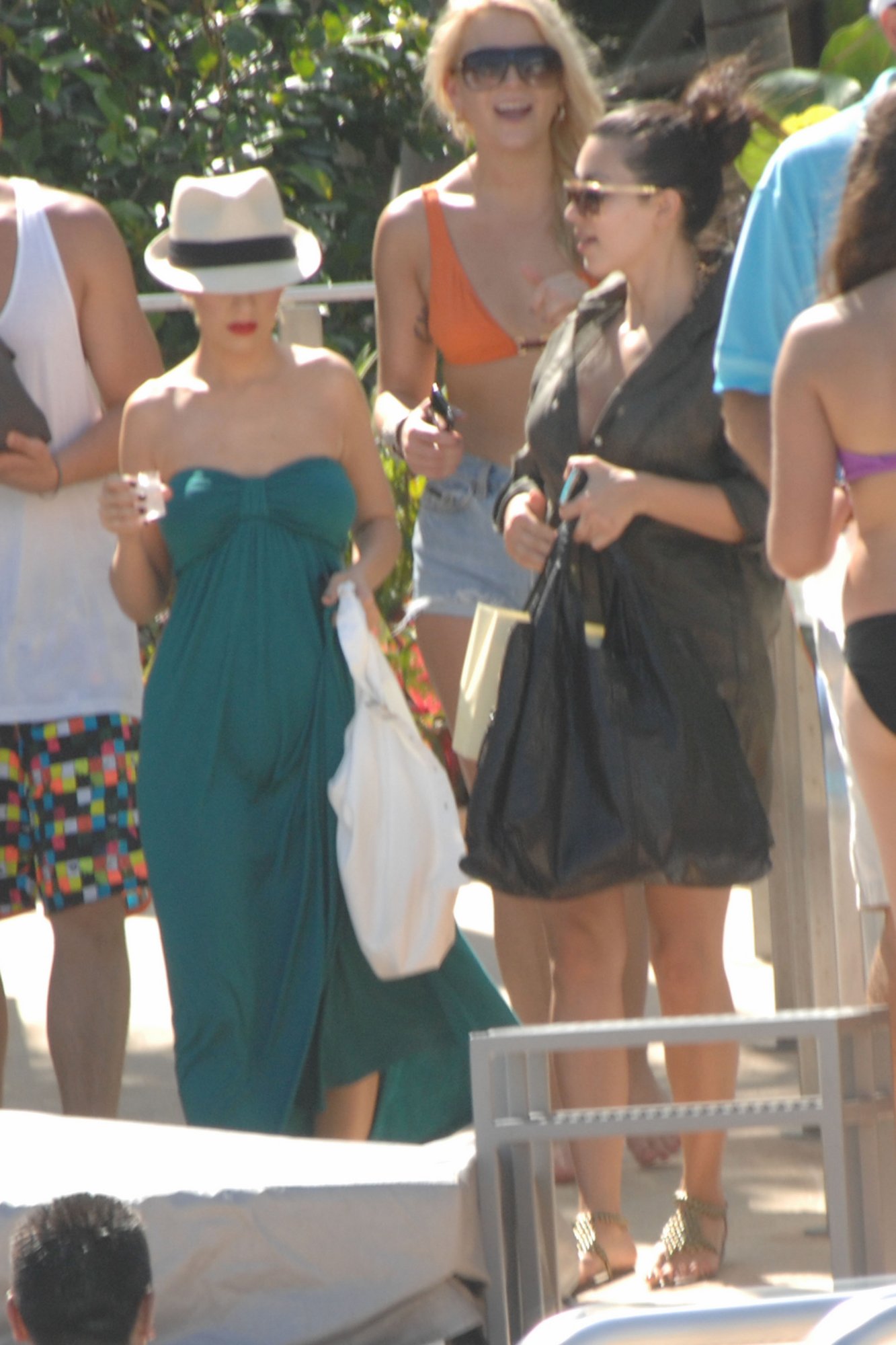 2156084.jpg 2156084.jpg