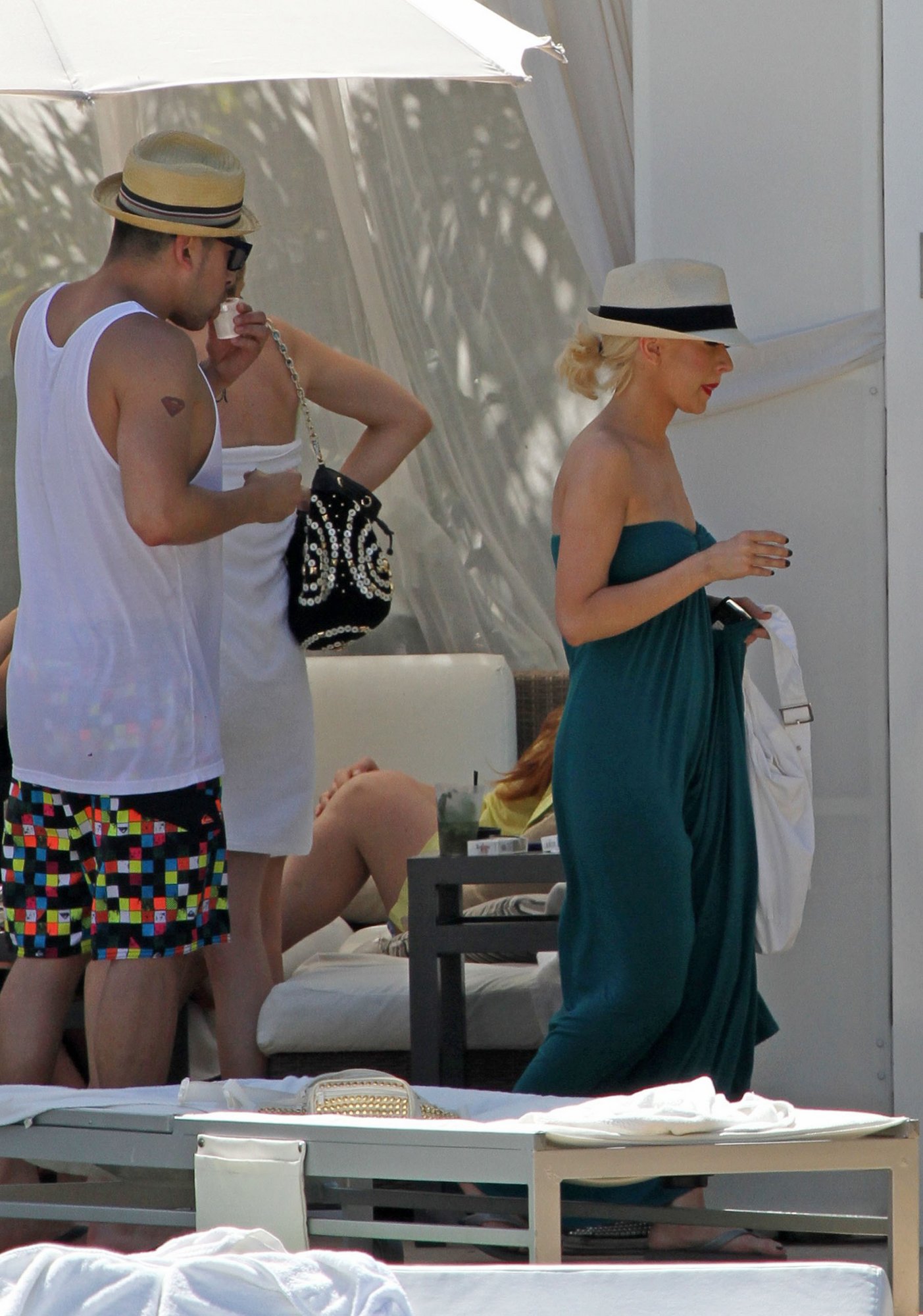 2156085.jpg 2156085.jpg