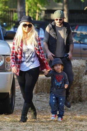 258963003.jpg 258963003.jpg