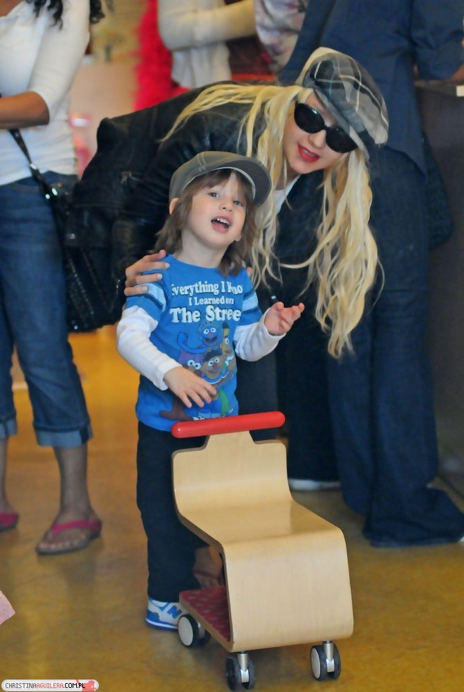 3256035.jpg 3256035.jpg