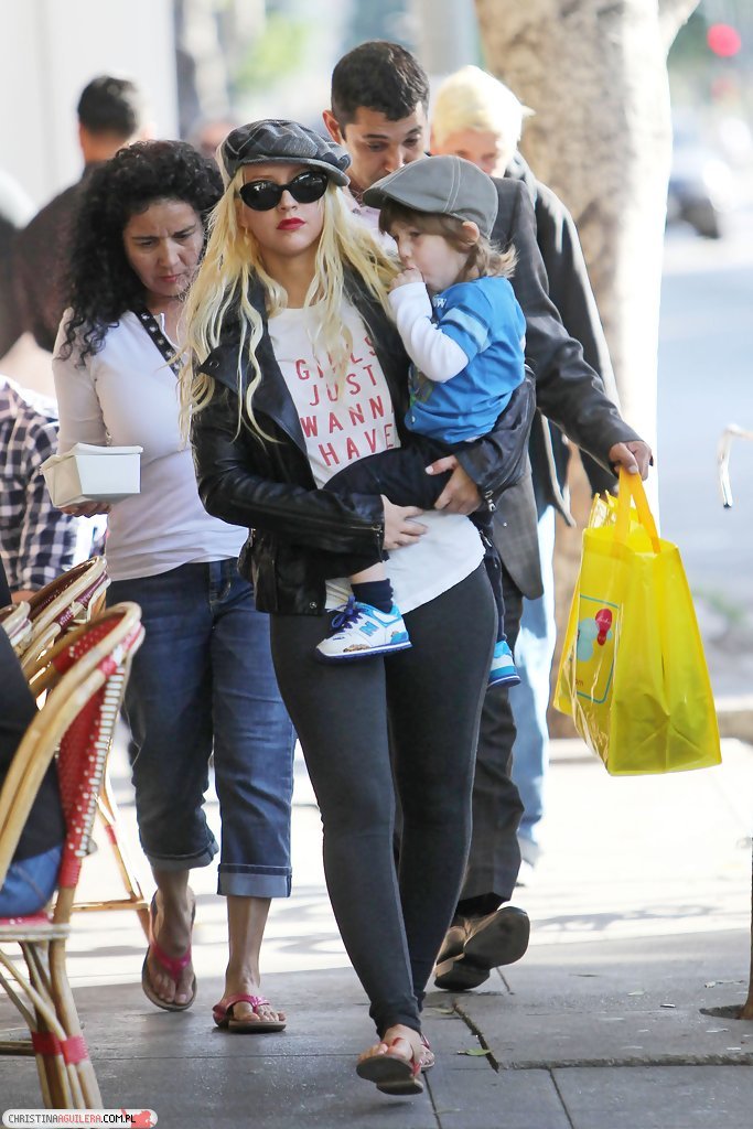 3256074.jpg 3256074.jpg