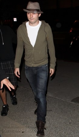 432894012.jpg 432894012.jpg