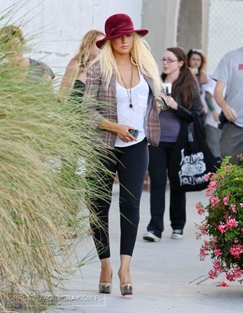 45895037.jpg 45895037.jpg