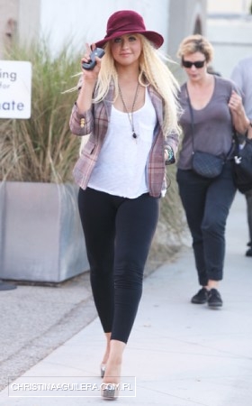 45895050.jpg 45895050.jpg