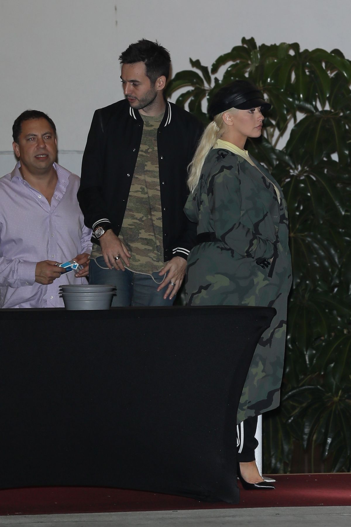 5747004.jpg 5747004.jpg