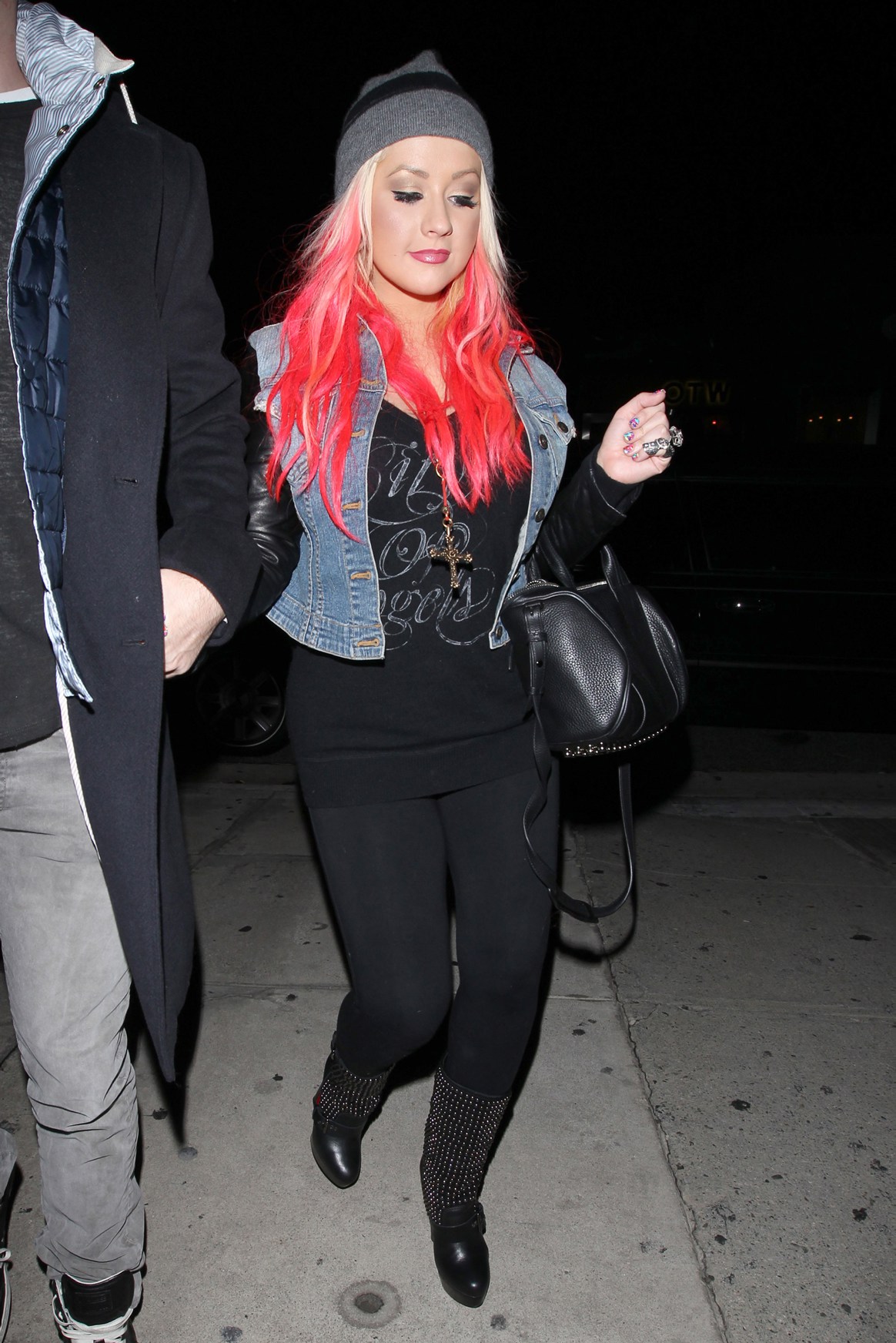 589347004.jpg 589347004.jpg