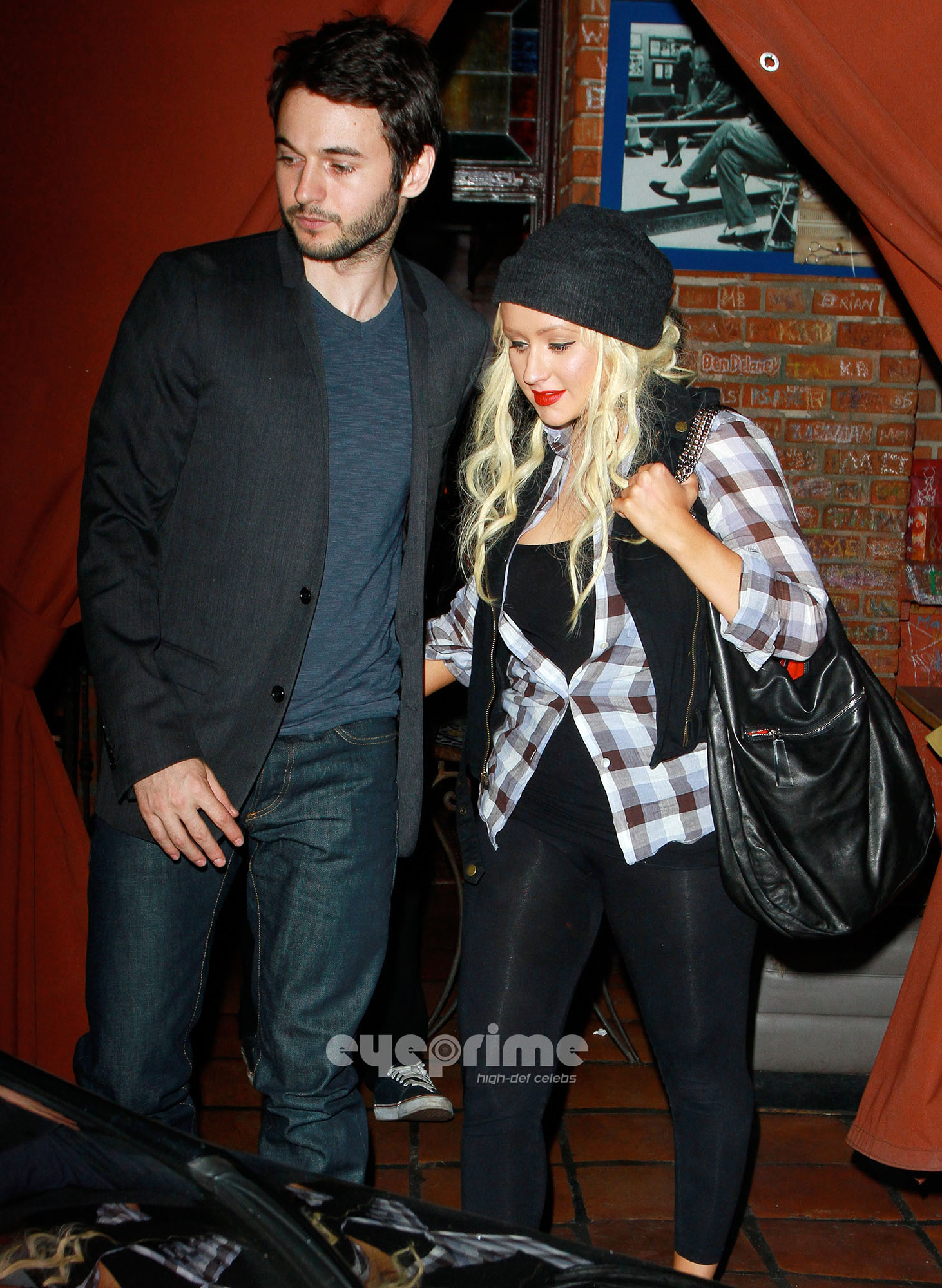 589644004.jpg 589644004.jpg