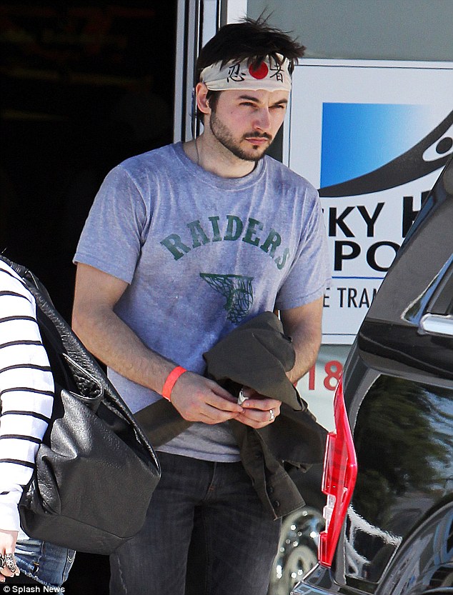 64795002.jpg 64795002.jpg