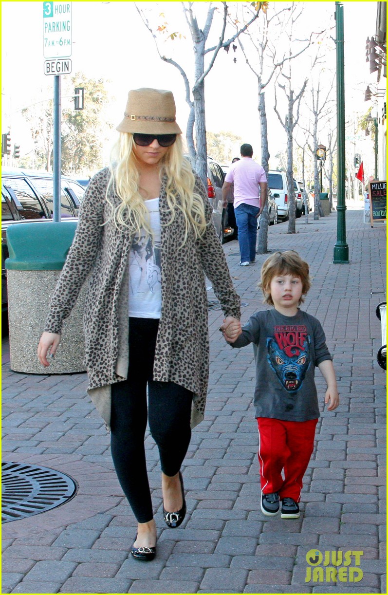 71394055.jpg 71394055.jpg