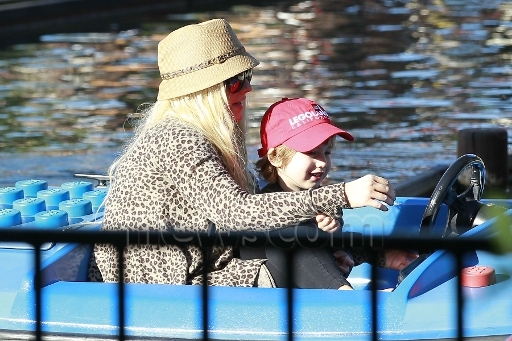 71394057.jpg 71394057.jpg