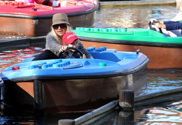 71394068.jpg 71394068.jpg