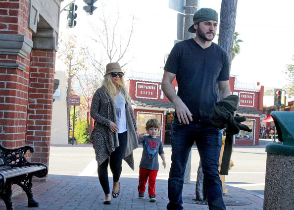 71394075.jpg 71394075.jpg