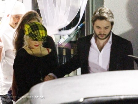 789546002.jpg 789546002.jpg