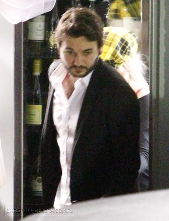 789546019.jpg 789546019.jpg