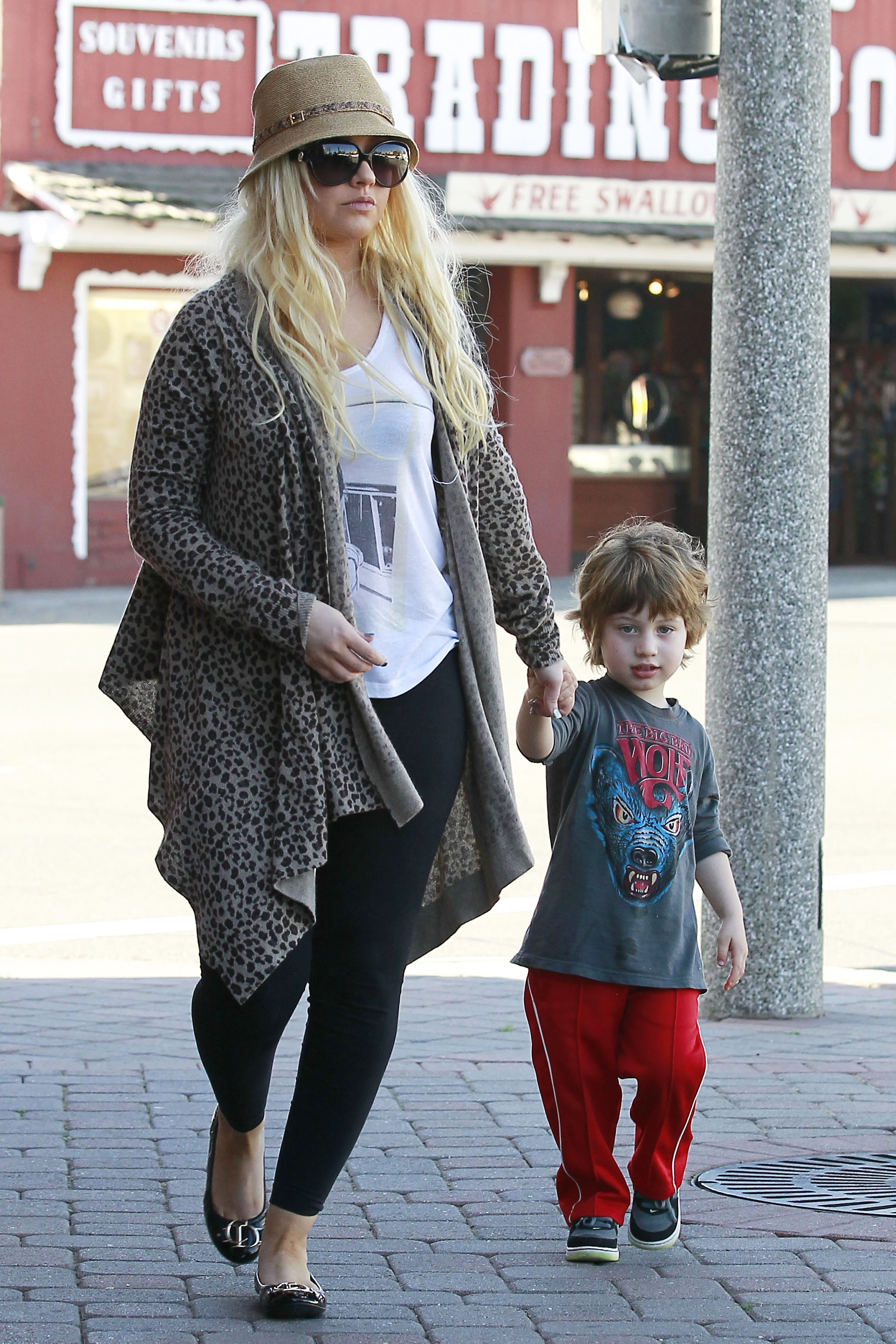 85469010.jpg 85469010.jpg