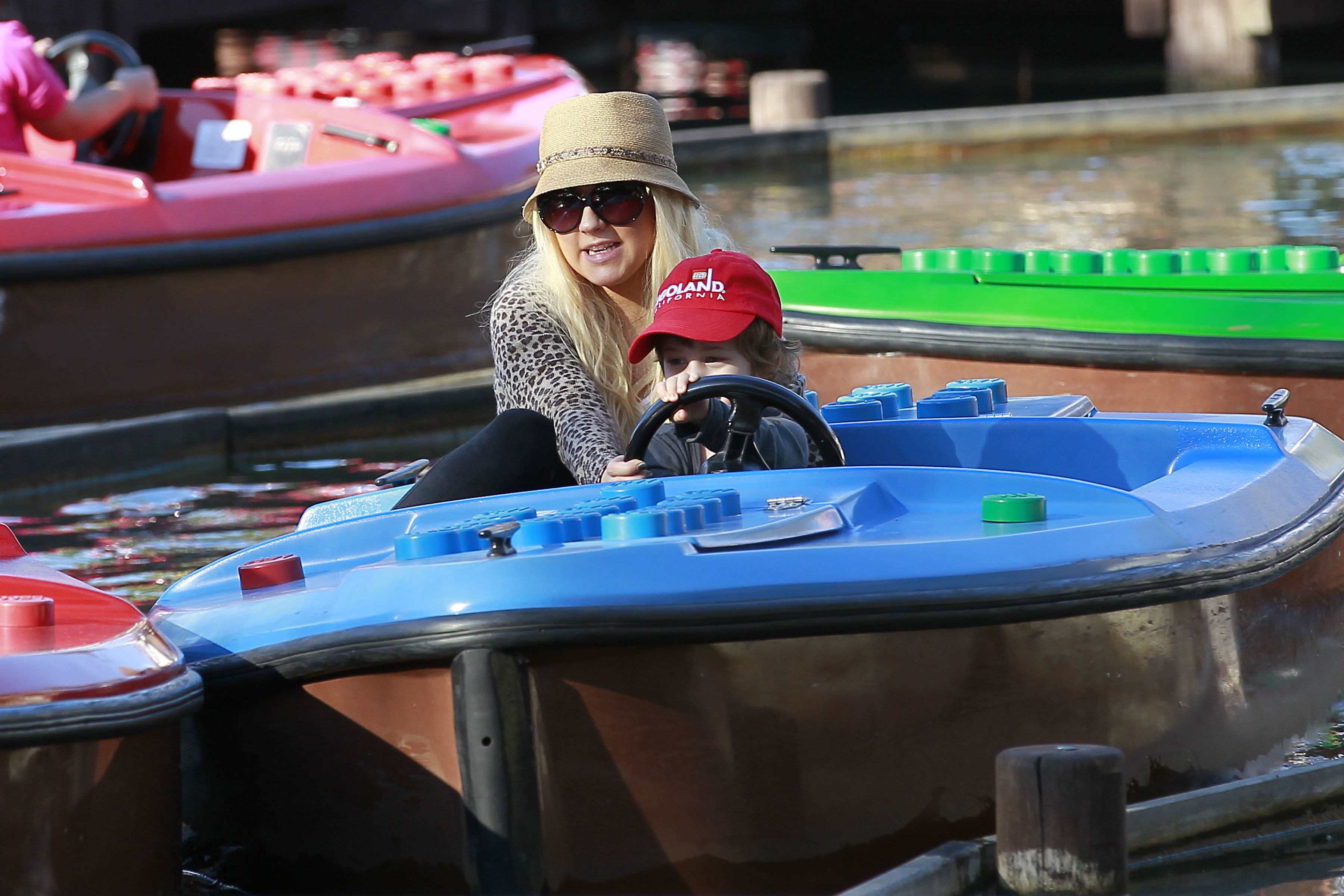 85469040.jpg 85469040.jpg