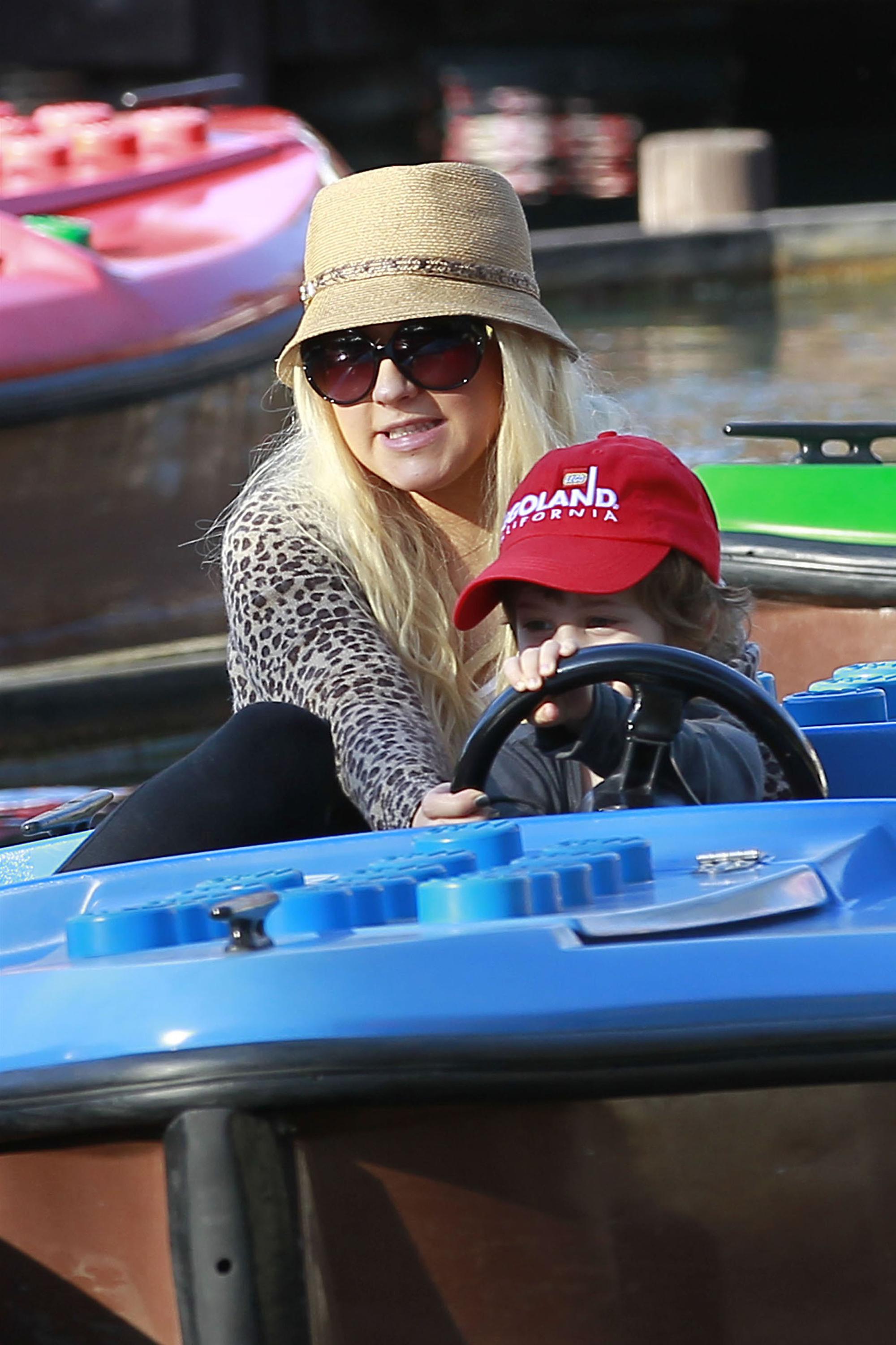 85469042.jpg 85469042.jpg