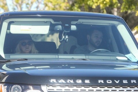 854789017.jpg 854789017.jpg