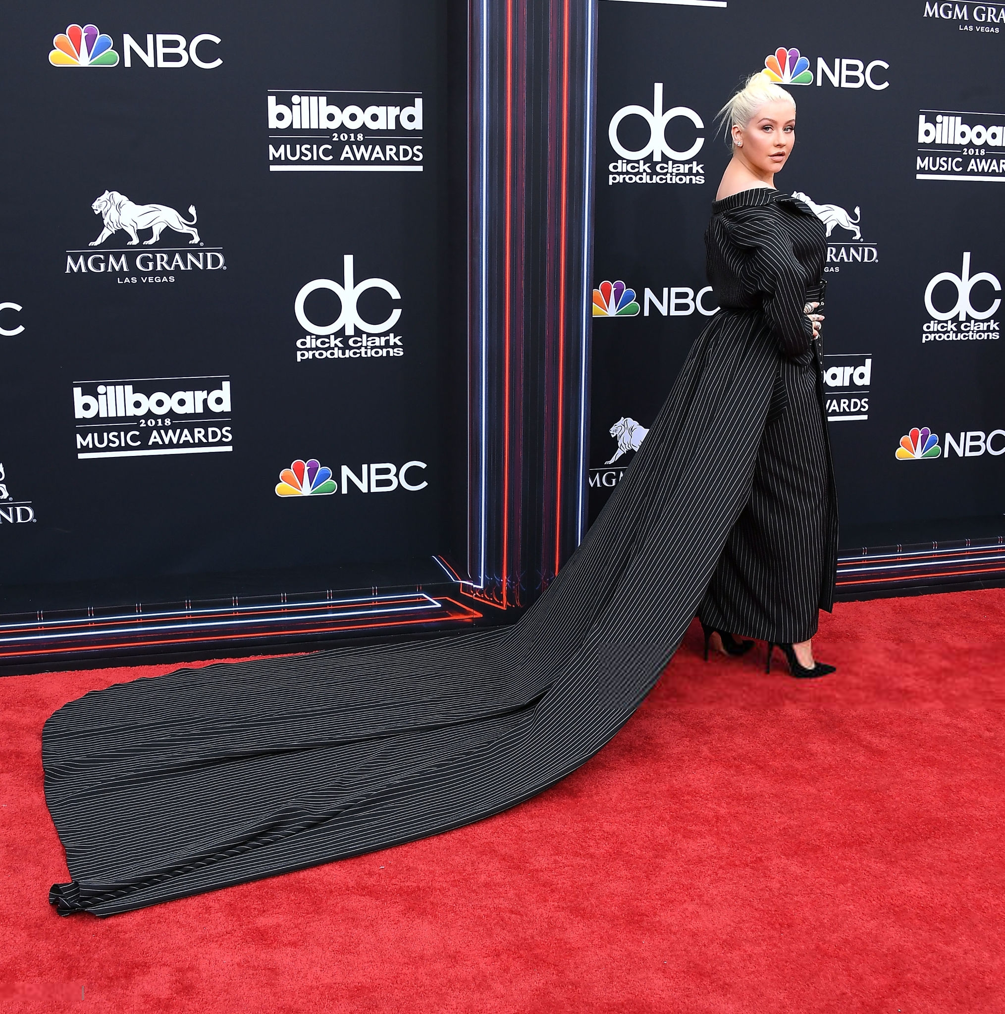 960811998.png 960811998.png