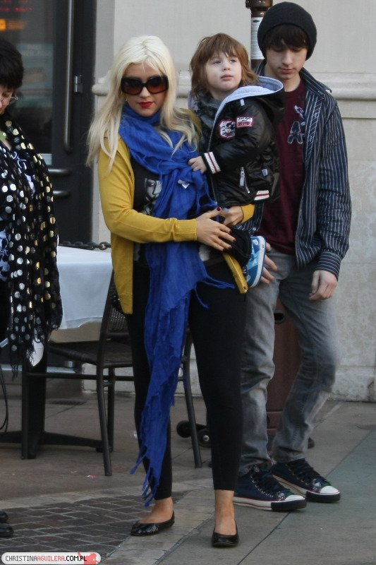 9685002.jpg 9685002.jpg