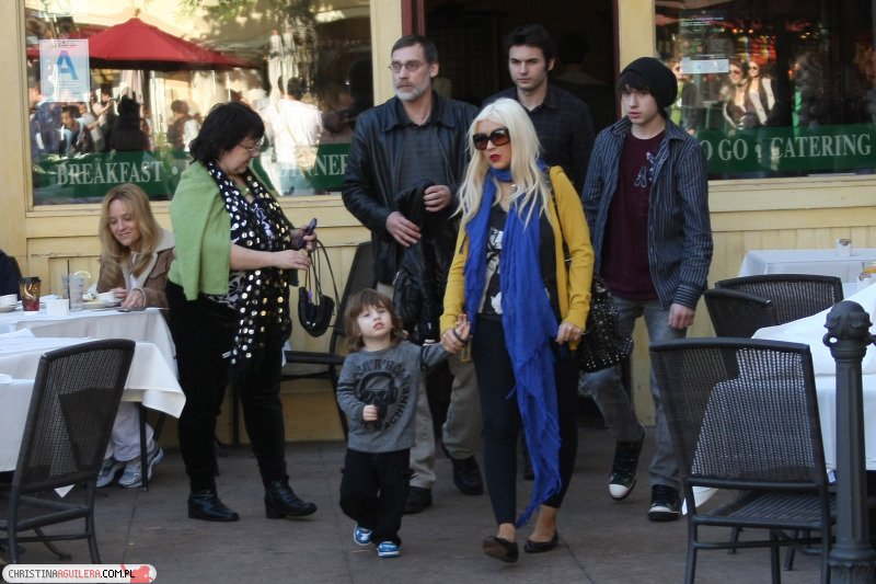 9685004.jpg 9685004.jpg