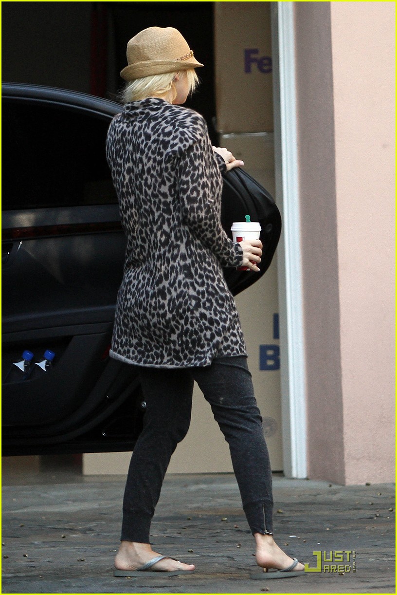 9856002.jpg 9856002.jpg