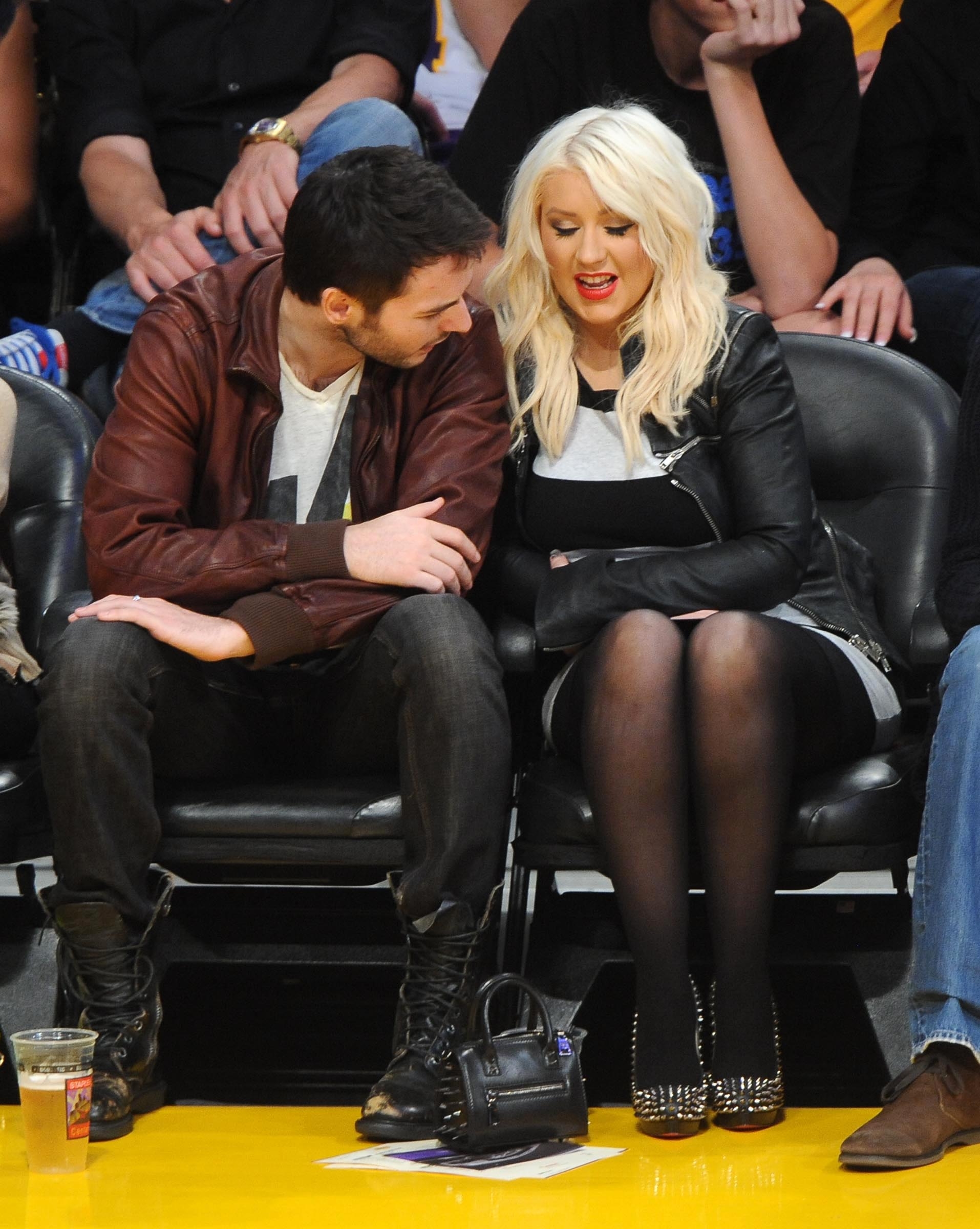 At_Lakers_vs_Oklahoma_City_Thunder_-_March_29_-_Christina_Aguilera_Daily_056.jpg At_Lakers_vs_Oklahoma_City_Thunder_-_March_29_-_Christina_Aguilera_Daily_056.jpg