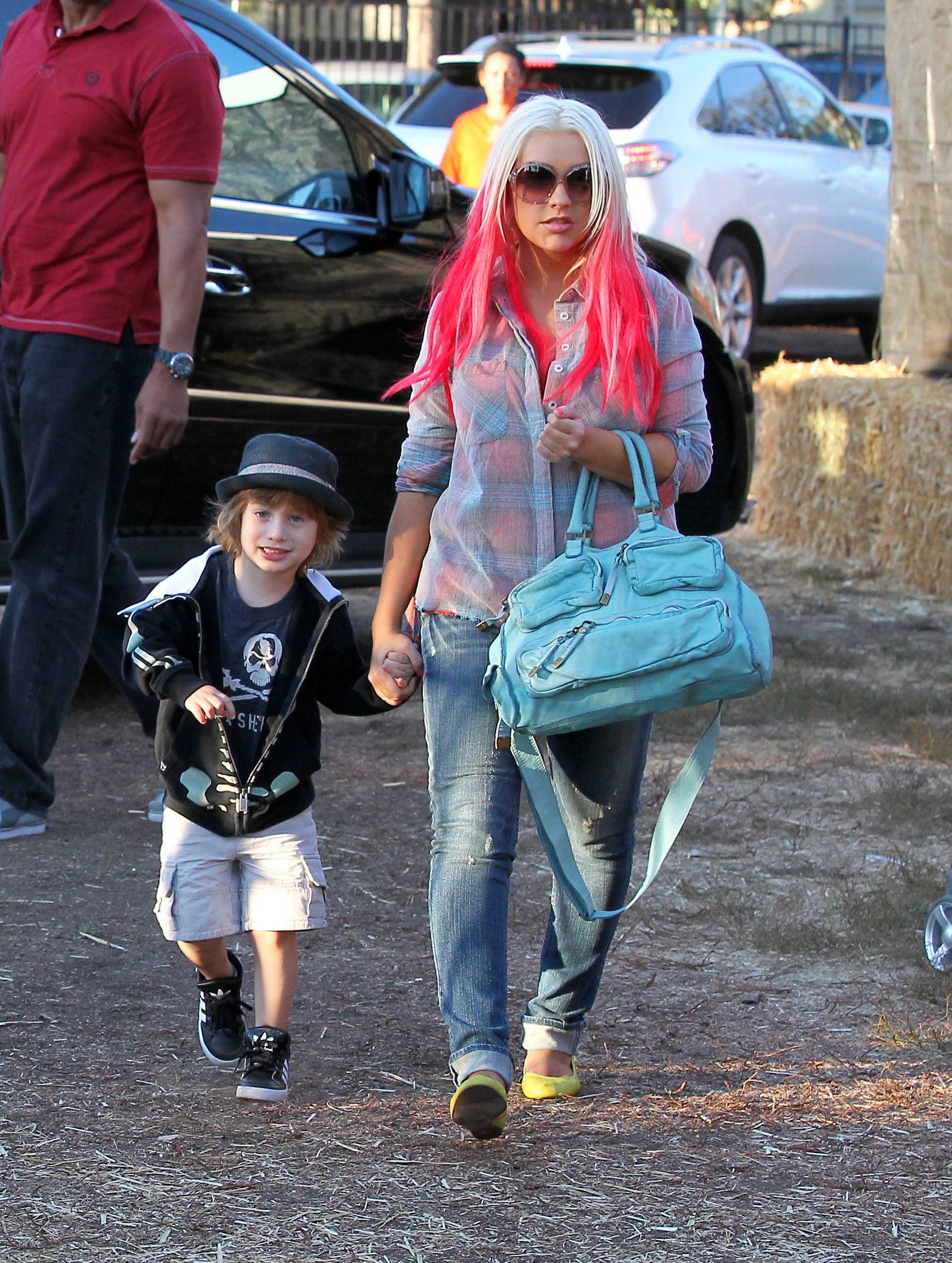 At_Mr__Bones_Pumpkin_Patch_In_West_Hollywood_With_Max_And_Matt_-_October_14_-_Christina_Aguilera_Daily_0228.jpg At_Mr__Bones_Pumpkin_Patch_In_West_Hollywood_With_Max_And_Matt_-_October_14_-_Christina_Aguilera_Daily_0228.jpg