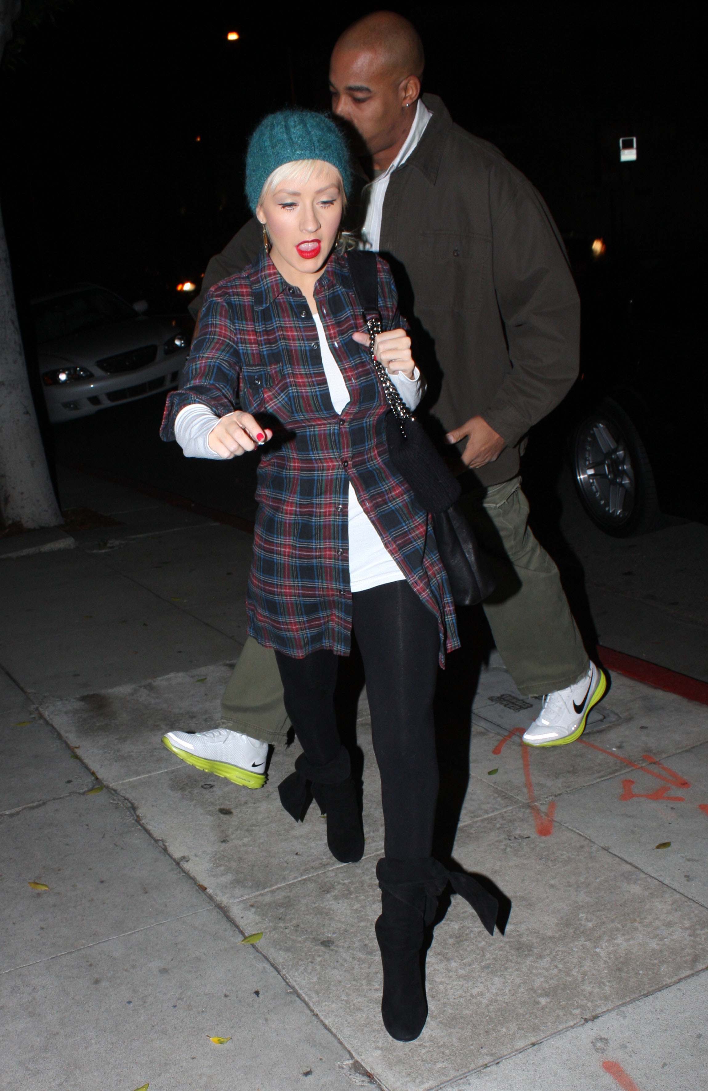 At_Osteria_Mozza_-_January_4_-_Christina_Aguilera_Daily_005.jpg At_Osteria_Mozza_-_January_4_-_Christina_Aguilera_Daily_005.jpg