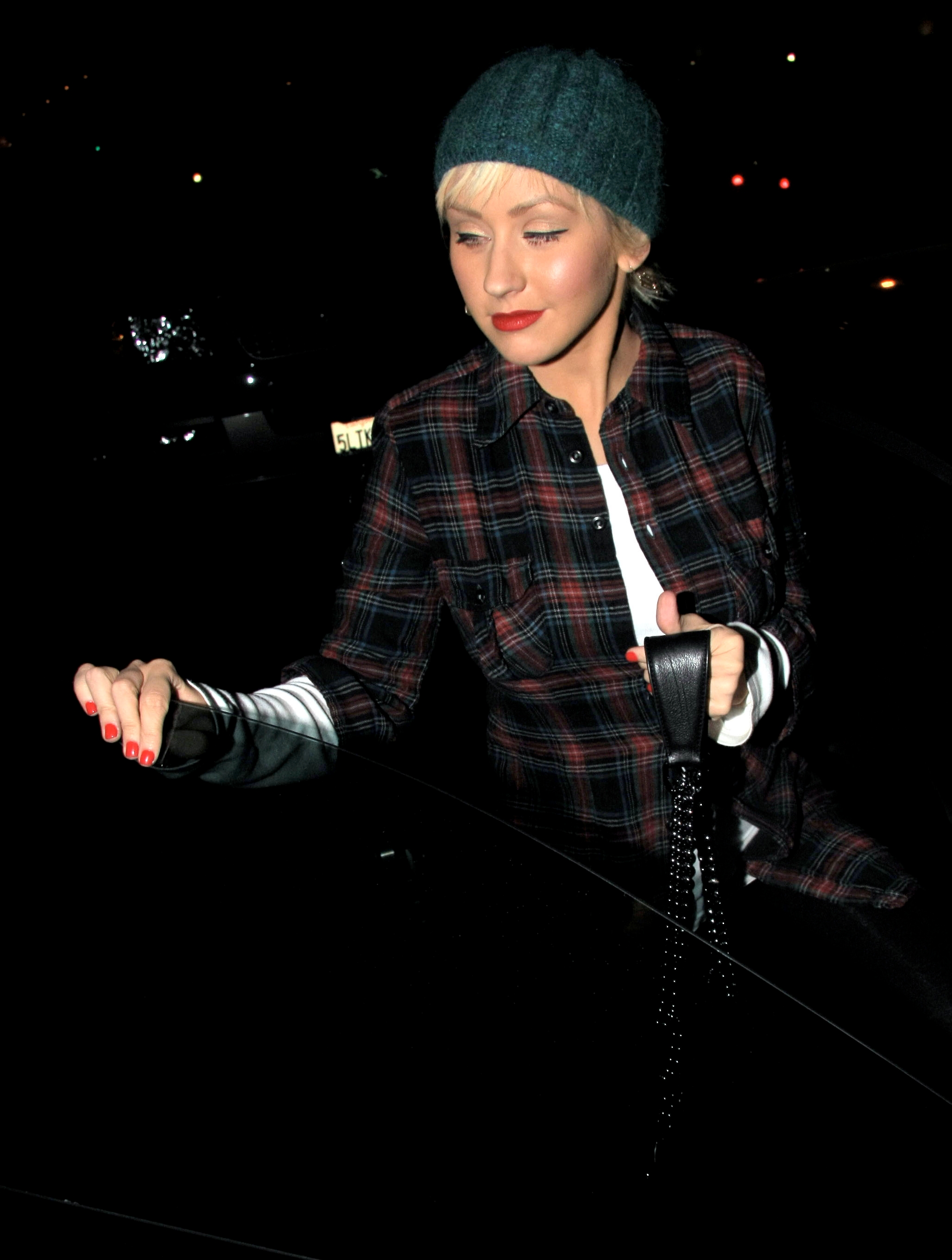 At_Osteria_Mozza_-_January_4_-_Christina_Aguilera_Daily_016.jpg
