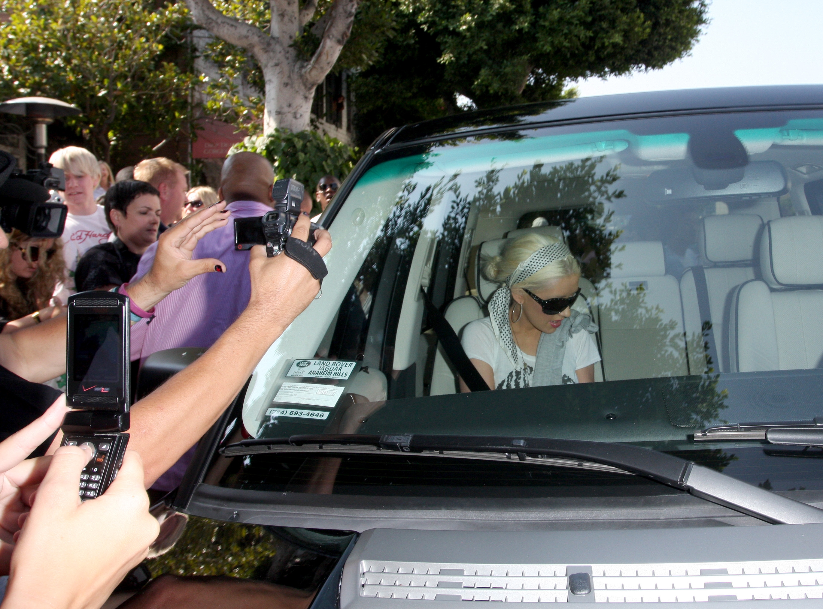 At_The_Ivy_-_June_27_-__Christina_Aguilera_Daily_08.jpg At_The_Ivy_-_June_27_-__Christina_Aguilera_Daily_08.jpg