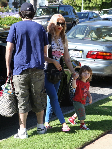 CAguileraMax080310_12.jpg CAguileraMax080310_12.jpg