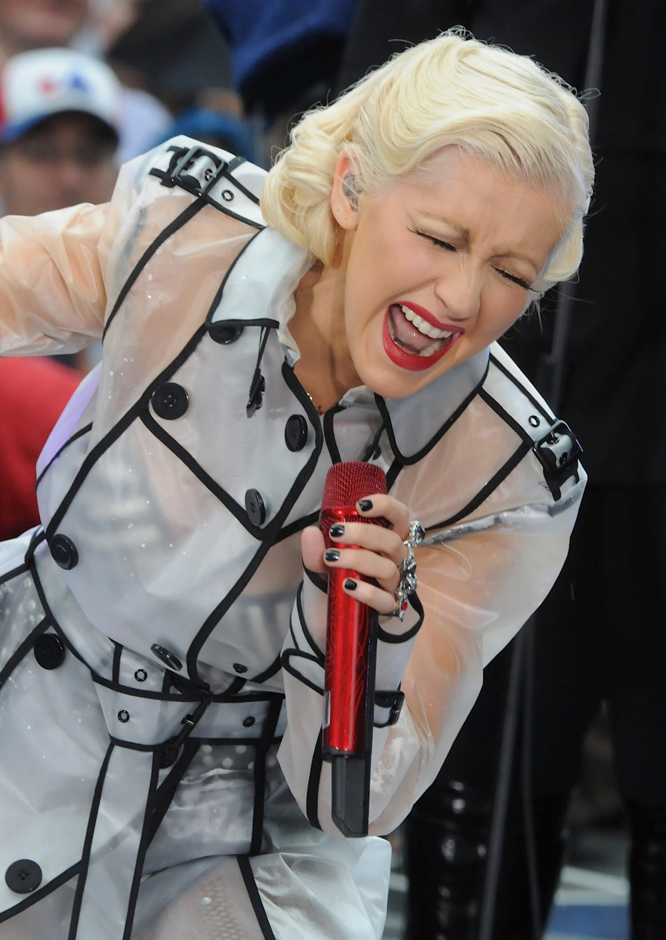 CBS__The_Early_Show_-_June_9_-_Christina_Aguilera_Daily_00152.jpg