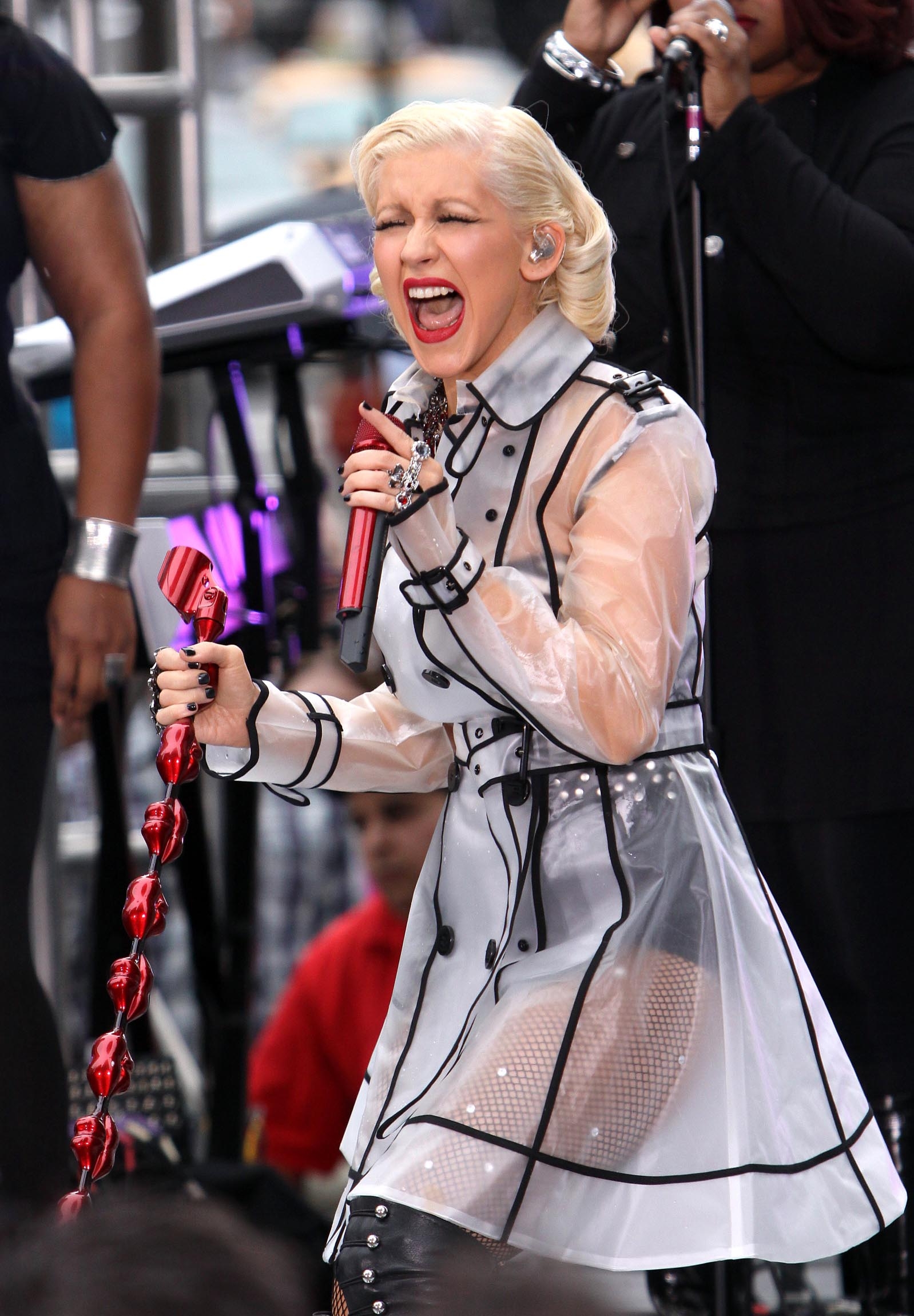 CBS__The_Early_Show_-_June_9_-_Christina_Aguilera_Daily_00257.jpg
