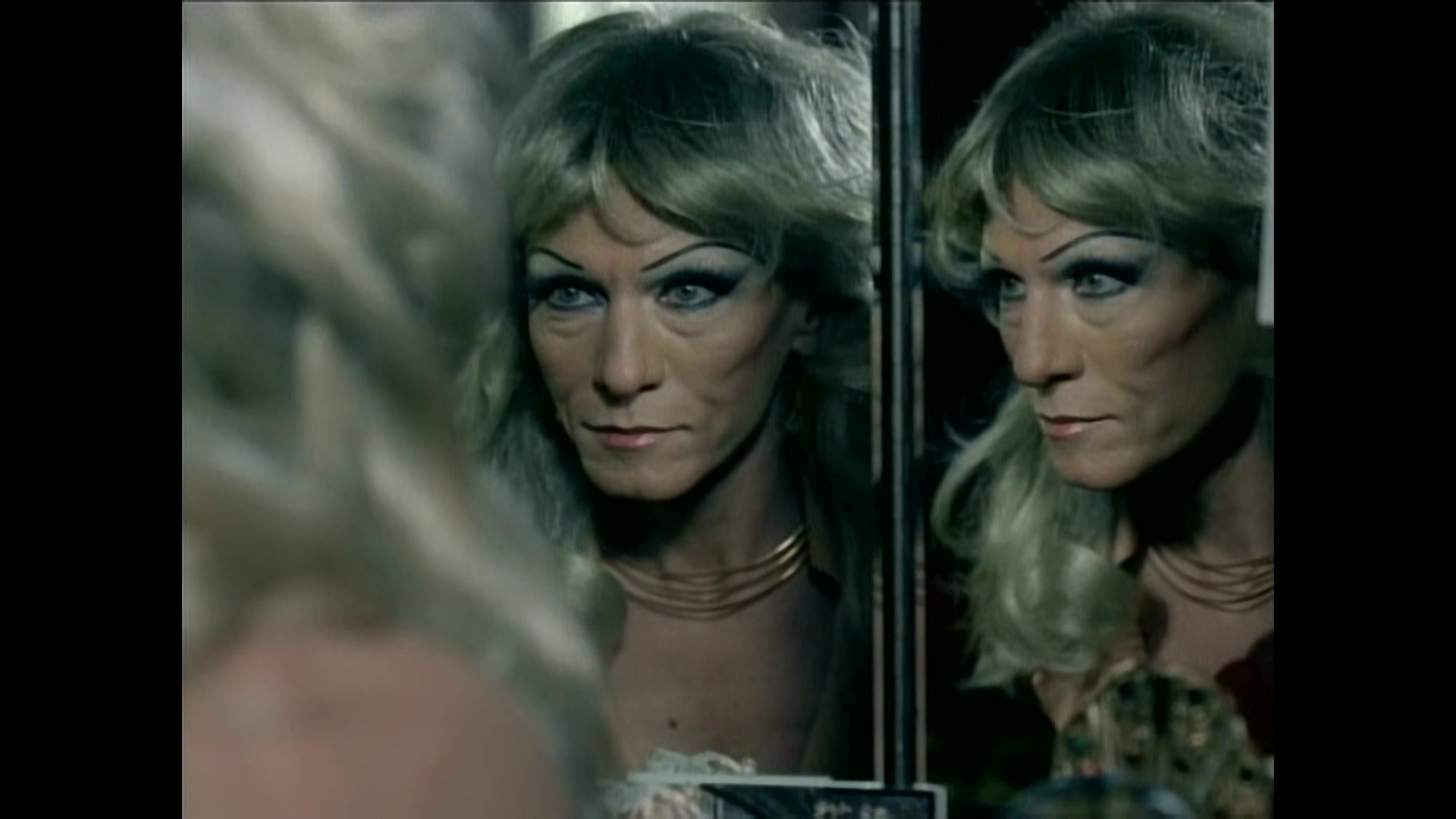 Christina_Aguilera_-_Beautiful_189.jpg Christina_Aguilera_-_Beautiful_189.jpg