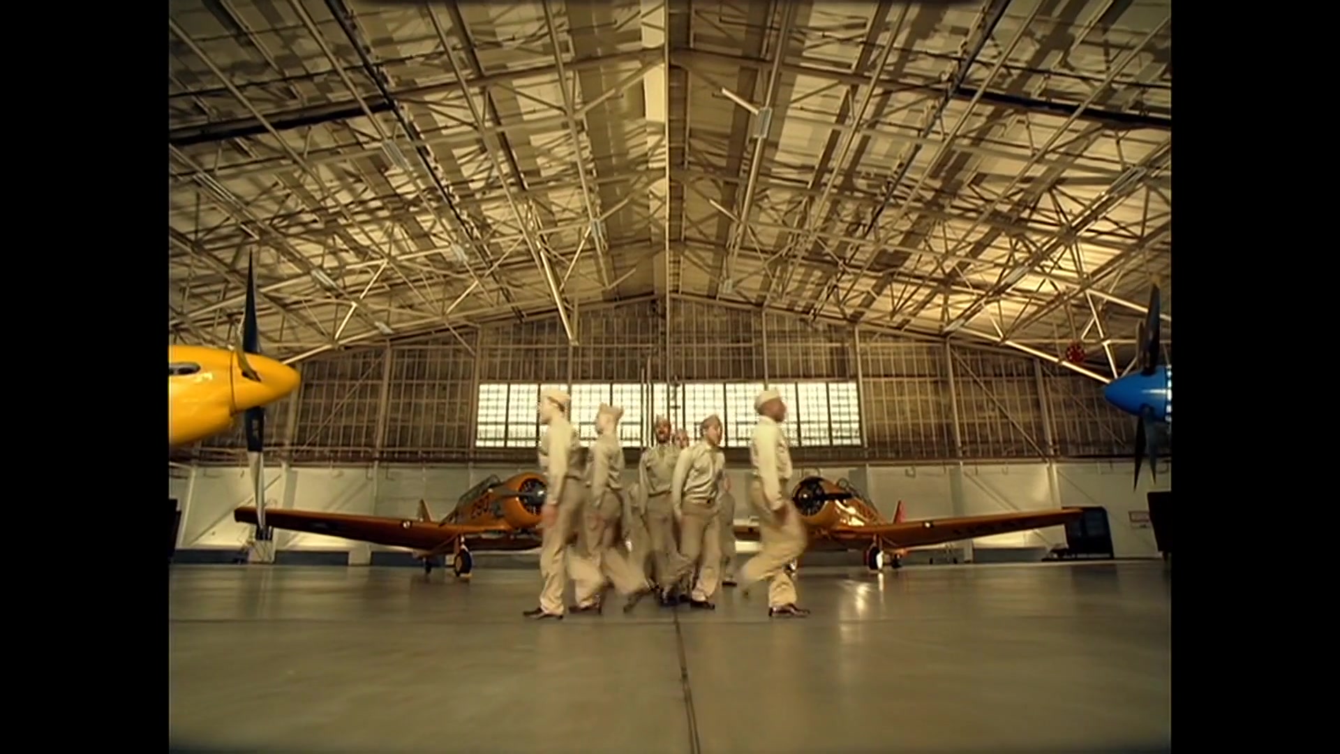 Christina_Aguilera_-_Candyman_HD_55.jpg Christina_Aguilera_-_Candyman_HD_55.jpg