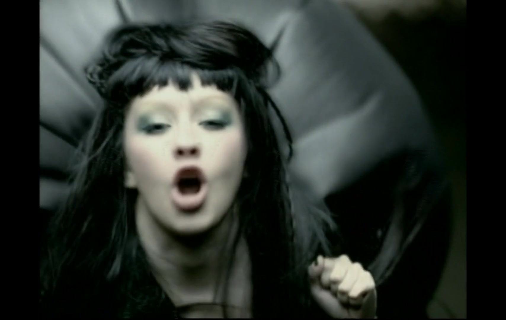 Christina_Aguilera_-_Fighter_5BVEVO_HD_1080p5D_058.jpg