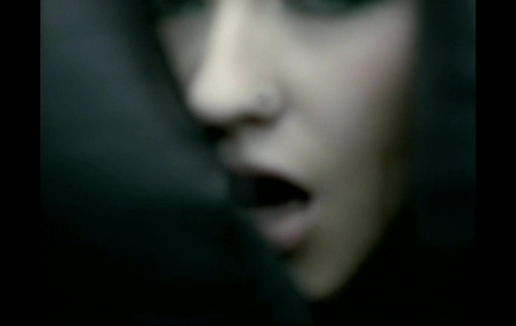 Christina_Aguilera_-_Fighter_5BVEVO_HD_1080p5D_071.jpg