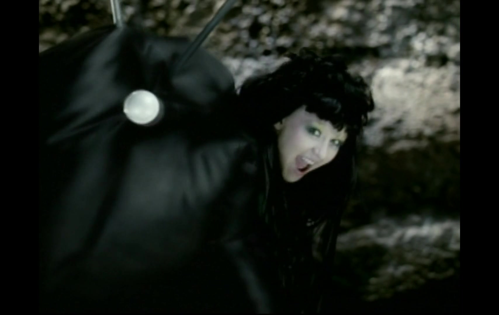 Christina_Aguilera_-_Fighter_5BVEVO_HD_1080p5D_073.jpg