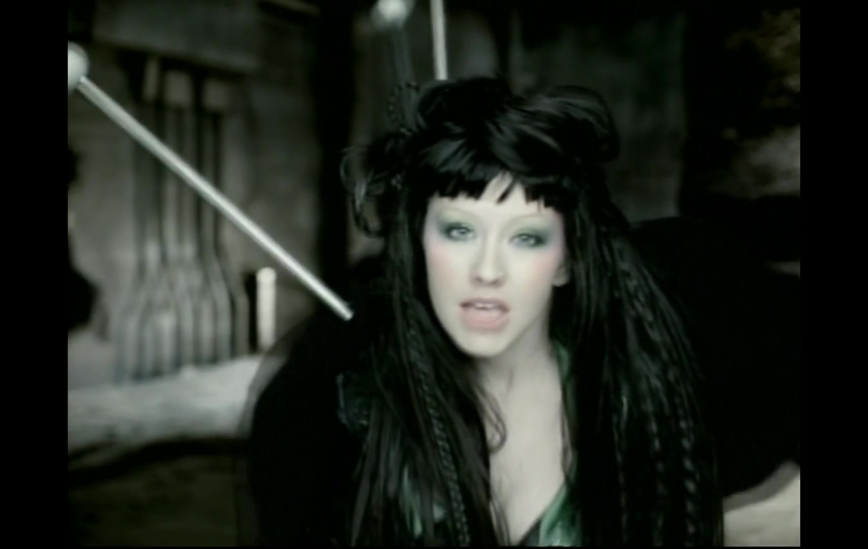 Christina_Aguilera_-_Fighter_5BVEVO_HD_1080p5D_096.jpg
