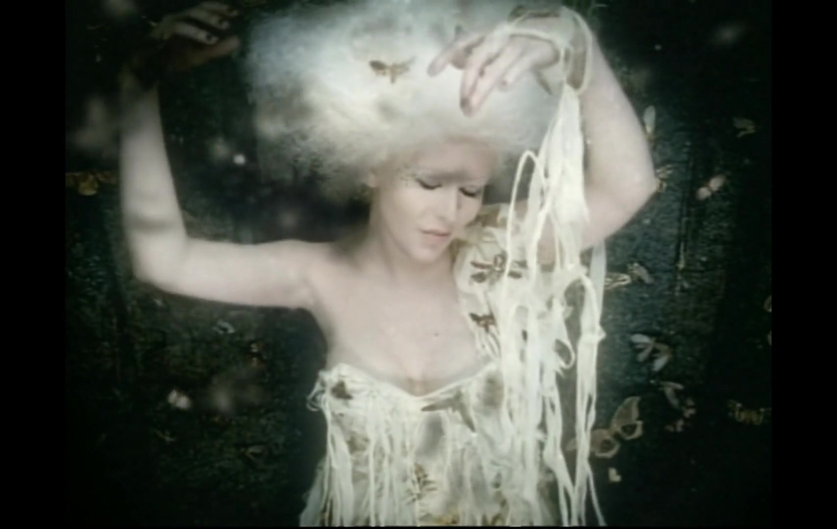 Christina_Aguilera_-_Fighter_5BVEVO_HD_1080p5D_136.jpg
