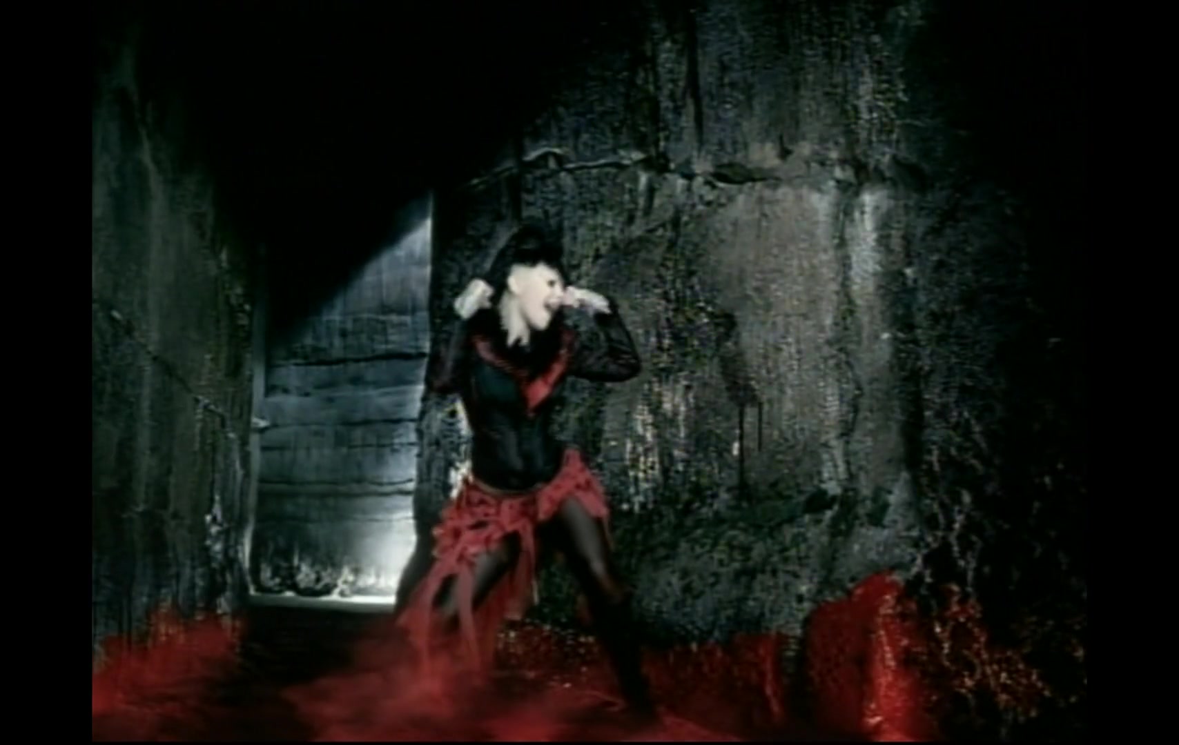 Christina_Aguilera_-_Fighter_5BVEVO_HD_1080p5D_167.jpg