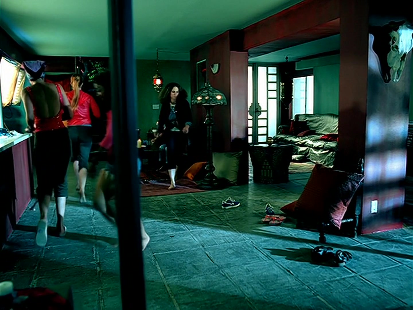 Christina_Aguilera_-_Genie_In_a_Bottle_HD_054.jpg Christina_Aguilera_-_Genie_In_a_Bottle_HD_054.jpg