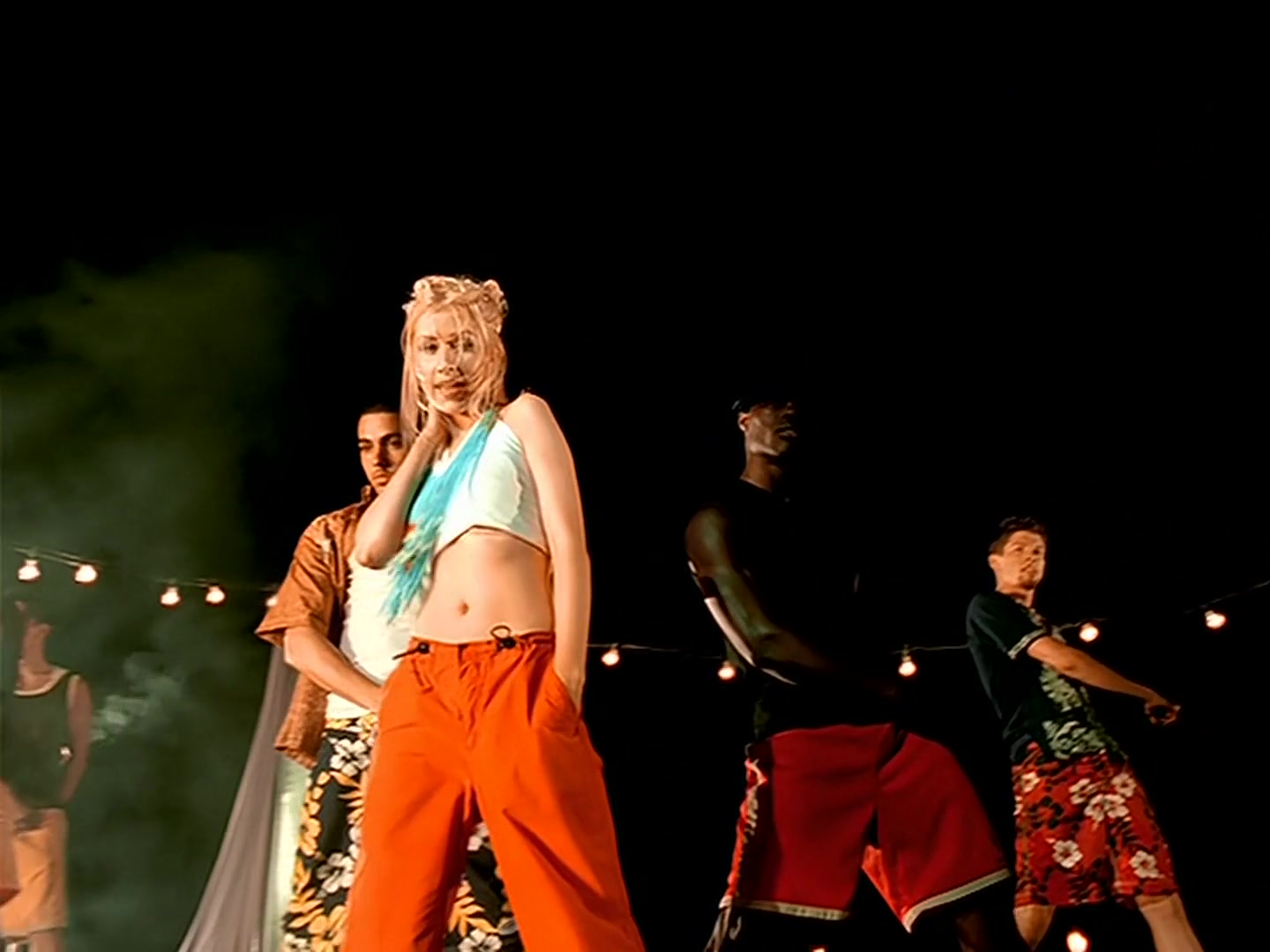 Christina_Aguilera_-_Genie_In_a_Bottle_HD_130.jpg Christina_Aguilera_-_Genie_In_a_Bottle_HD_130.jpg