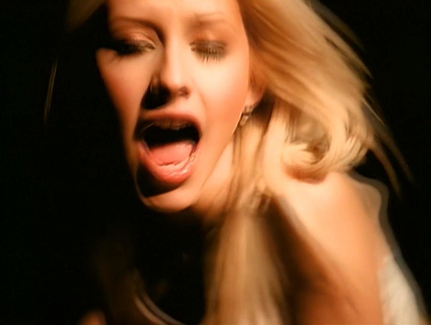 Christina_Aguilera_-_Genio_Atrapado_HD_130.jpg Christina_Aguilera_-_Genio_Atrapado_HD_130.jpg