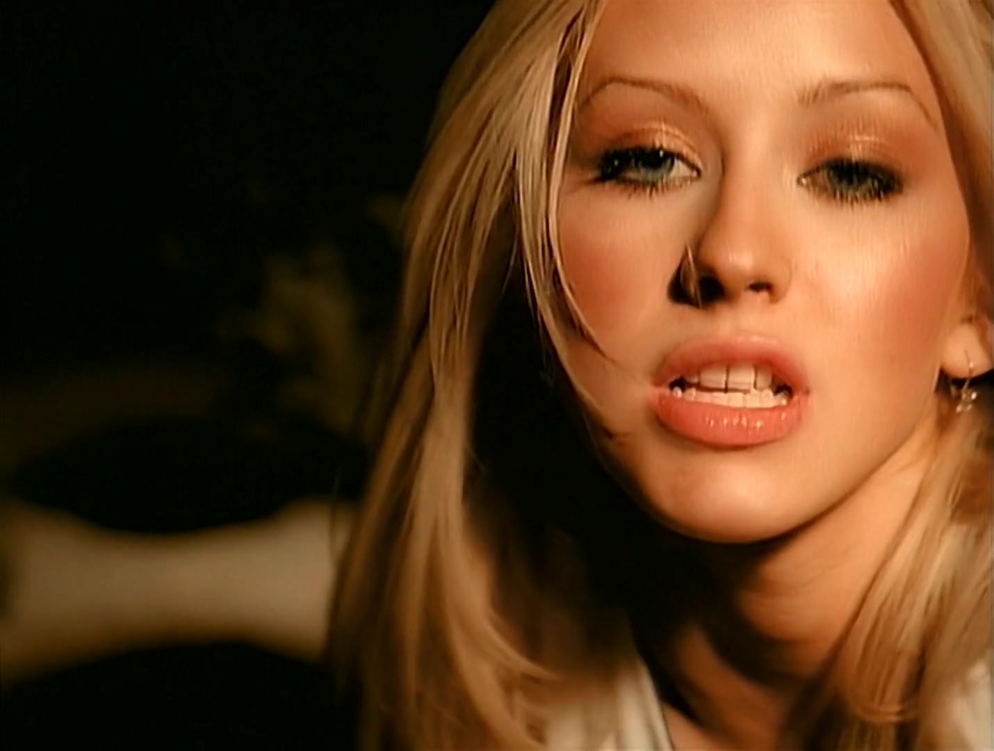 Christina_Aguilera_-_Genio_Atrapado_HD_216.jpg Christina_Aguilera_-_Genio_Atrapado_HD_216.jpg