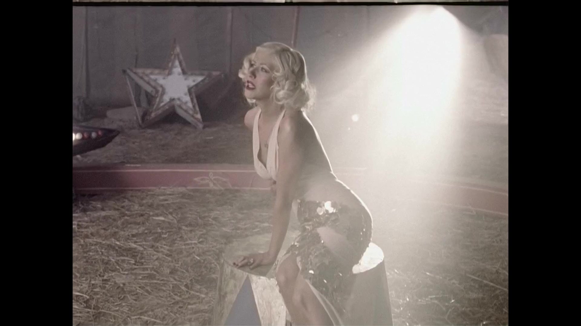 Christina_Aguilera_-_Hurt_HD_038.jpg Christina_Aguilera_-_Hurt_HD_038.jpg